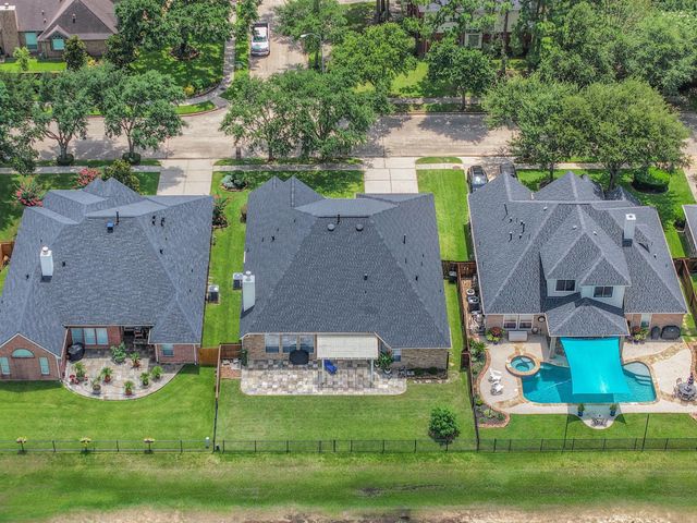 20339 Bentwood Oaks Drive, Porter, TX 77365