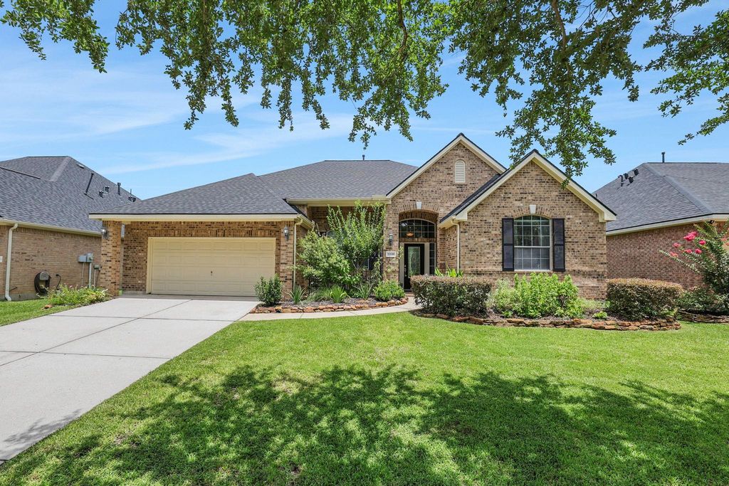 20339 Bentwood Oaks Drive, Porter, TX 77365