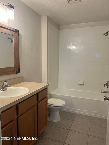 575 OAKLEAF PLANTATION Parkway 808, Orange Park, FL 32065