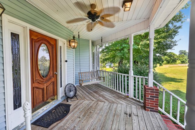 2155 Oak Knob Rd, Lafayette, TN 37083