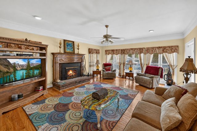 2155 Oak Knob Rd, Lafayette, TN 37083