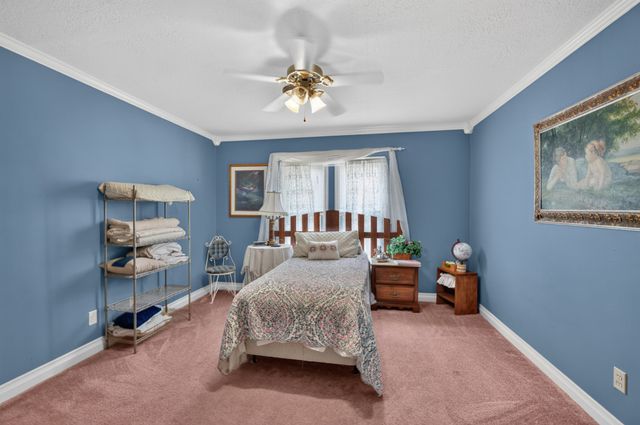 2155 Oak Knob Rd, Lafayette, TN 37083
