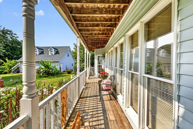 2155 Oak Knob Rd, Lafayette, TN 37083