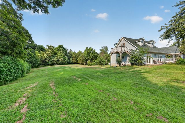 2155 Oak Knob Rd, Lafayette, TN 37083