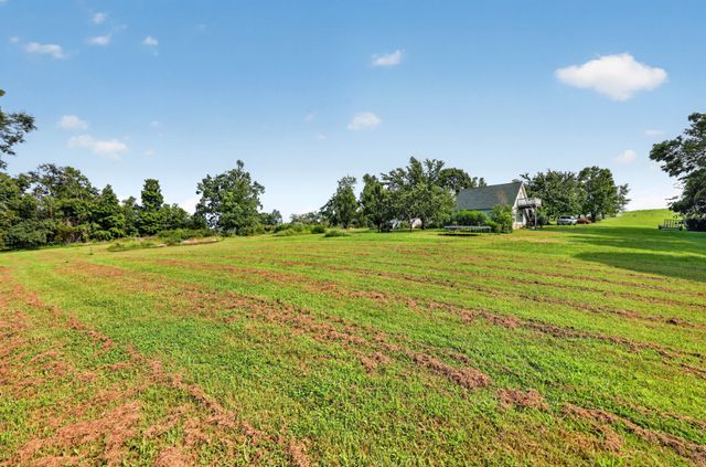 2155 Oak Knob Rd, Lafayette, TN 37083