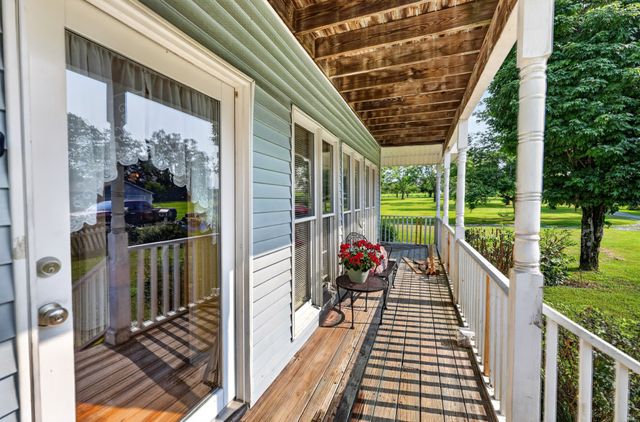 2155 Oak Knob Rd, Lafayette, TN 37083
