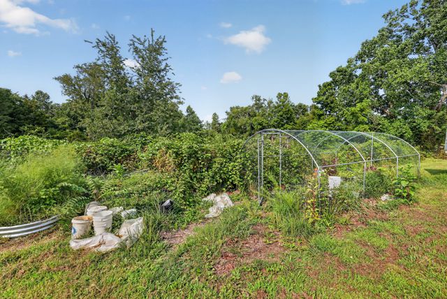 2155 Oak Knob Rd, Lafayette, TN 37083