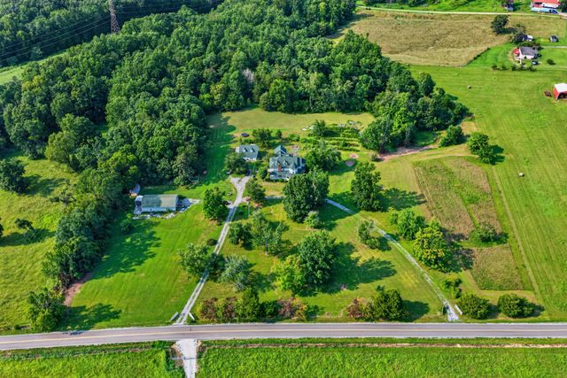 2155 Oak Knob Rd, Lafayette, TN 37083