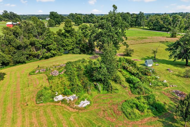 2155 Oak Knob Rd, Lafayette, TN 37083