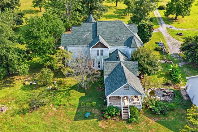2155 Oak Knob Rd, Lafayette, TN 37083