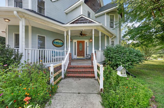 2155 Oak Knob Rd, Lafayette, TN 37083