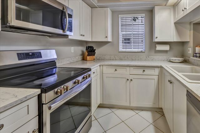 7713 SILVER LAKE Drive, Delray Beach, FL 33446