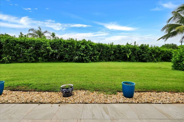 7713 SILVER LAKE Drive, Delray Beach, FL 33446