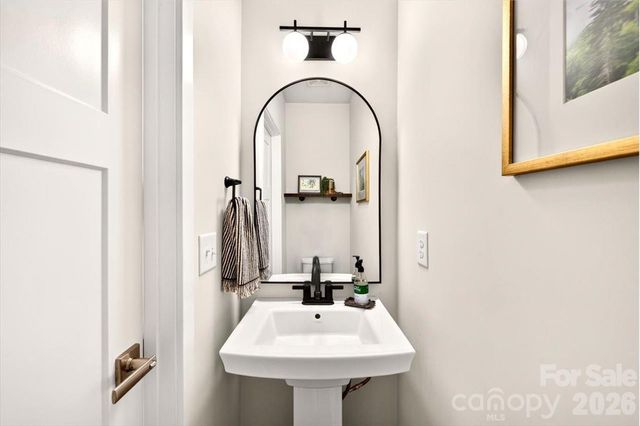 1728 Town Oak Lane, Charlotte, NC 28205