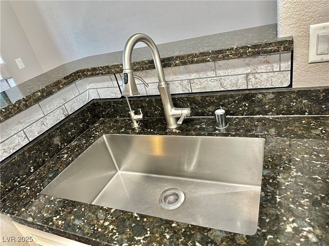 7119 South Durango Drive 305, Las Vegas, NV 89113