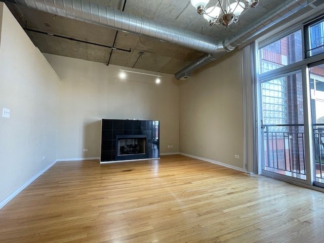 1000 W ADAMS Street 718, Chicago, IL 60607