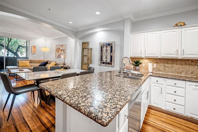 2111 Welch Street A113, Houston, TX 77019