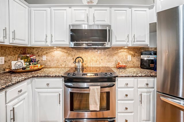 2111 Welch Street A113, Houston, TX 77019