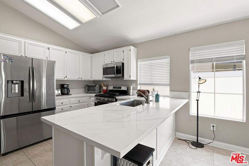 24529 Ridgewood Drive, Murrieta, CA 92562 — photo 3