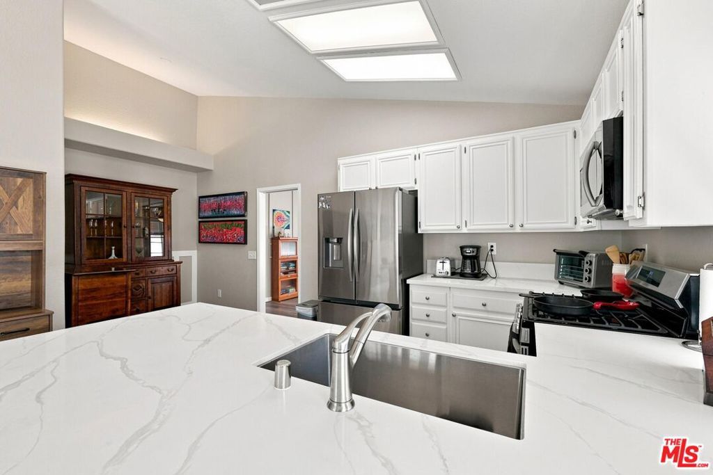 24529 Ridgewood Drive, Murrieta, CA 92562 — photo 4