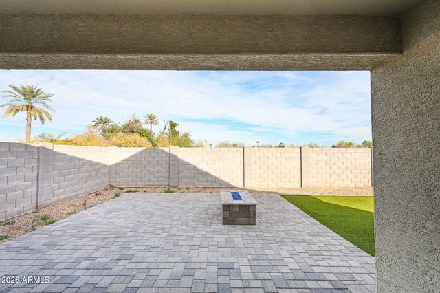 2306 E BRANHAM Lane, Phoenix, AZ 85042