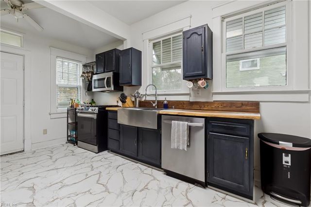 1040 Leckie ST, Portsmouth, VA 23704