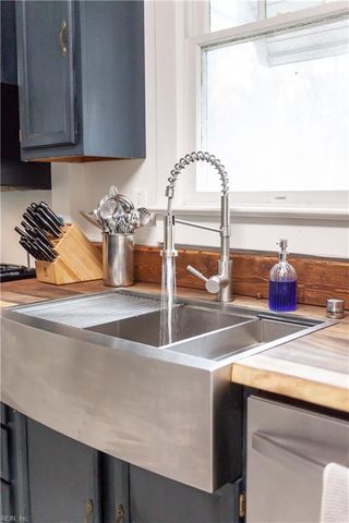 1040 Leckie ST, Portsmouth, VA 23704