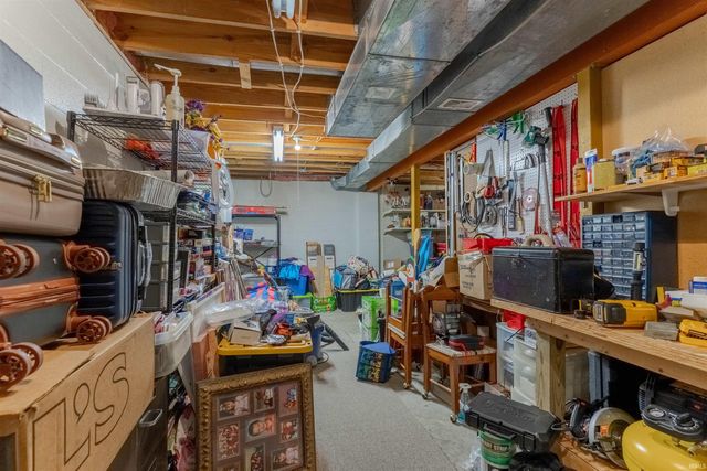 2109 Tanglewood Drive, Mount Vernon, IN 47620