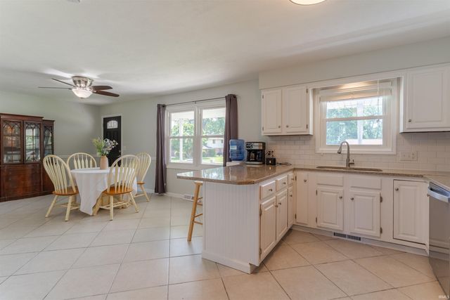 2109 Tanglewood Drive, Mount Vernon, IN 47620