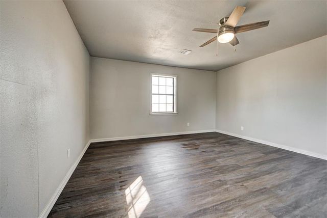 604 N Missouri Street, Elmore City, OK 73433