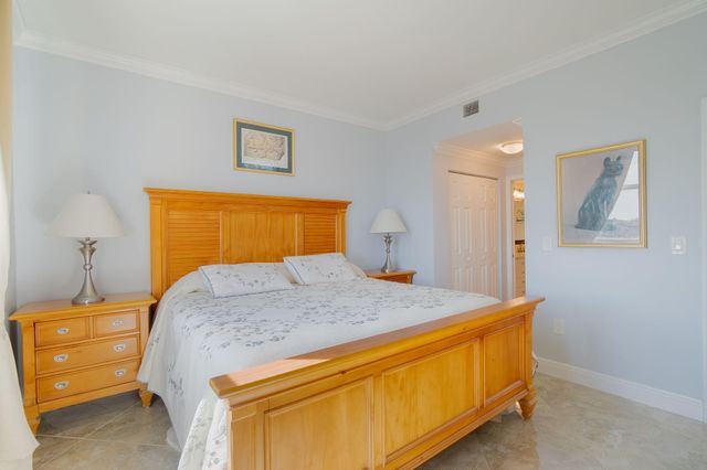 806 E Windward Way 524, Lantana, FL 33462