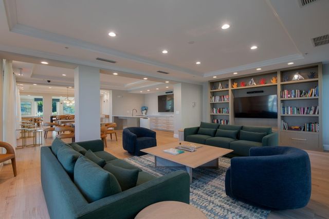 806 E Windward Way 524, Lantana, FL 33462