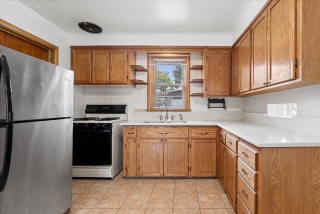 8028 42nd Court, Lyons, IL 60534