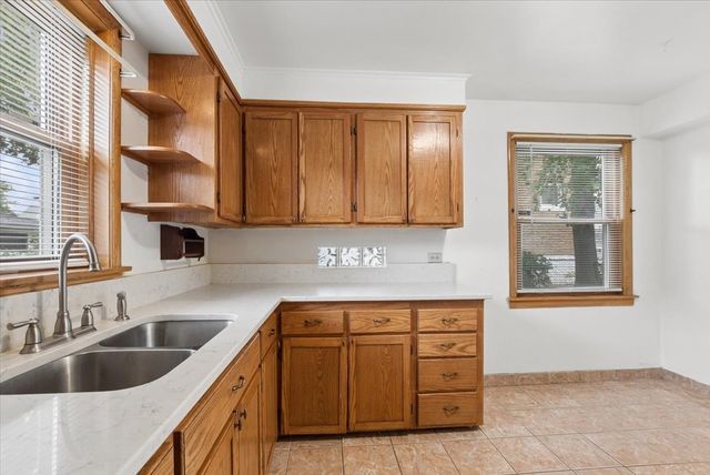 8028 42nd Court, Lyons, IL 60534