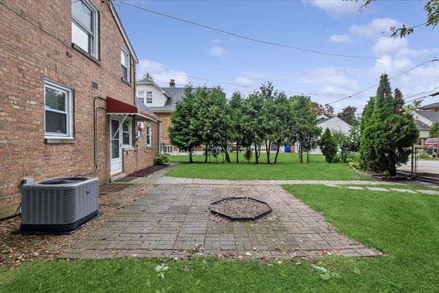 8028 42nd Court, Lyons, IL 60534