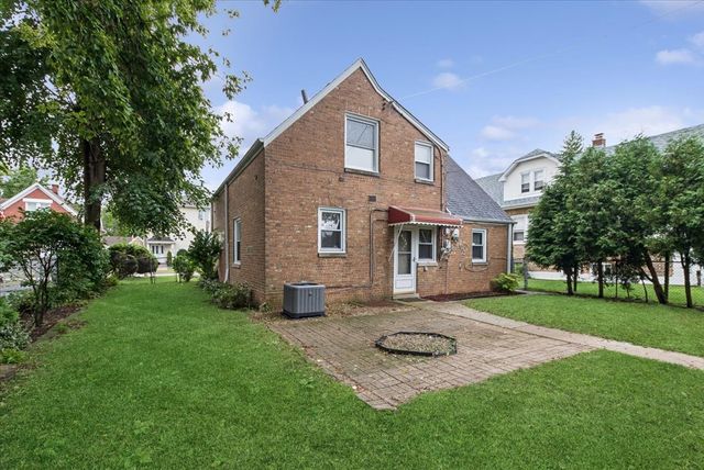 8028 42nd Court, Lyons, IL 60534