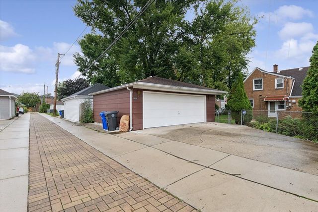 8028 42nd Court, Lyons, IL 60534