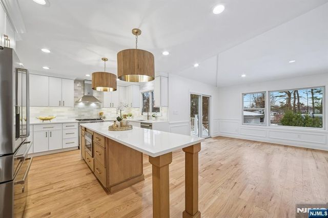 6 Colony, North Caldwell, NJ 07006