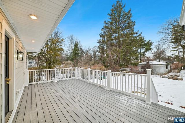 6 Colony, North Caldwell, NJ 07006