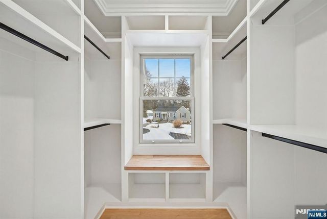 6 Colony, North Caldwell, NJ 07006