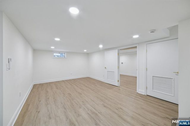 6 Colony, North Caldwell, NJ 07006