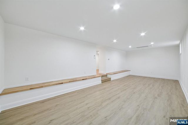 6 Colony, North Caldwell, NJ 07006