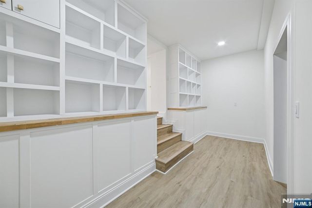 6 Colony, North Caldwell, NJ 07006