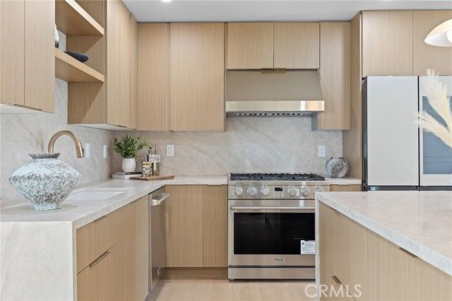 2705 E Orange Grove Avenue, Orange, CA 92867