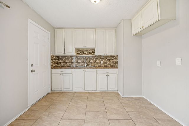 2822 Fir Park, Richland Hills, TX 76118