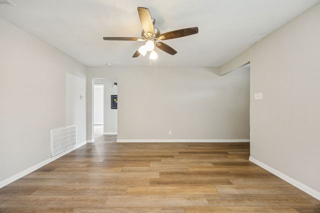 2822 Fir Park, Richland Hills, TX 76118