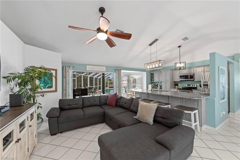 Image 10 of property listing at 2104 SW 38th TER, Cape Coral, FL 33914