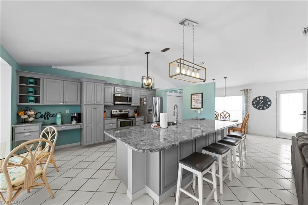 Image 13 of property listing at 2104 SW 38th TER, Cape Coral, FL 33914