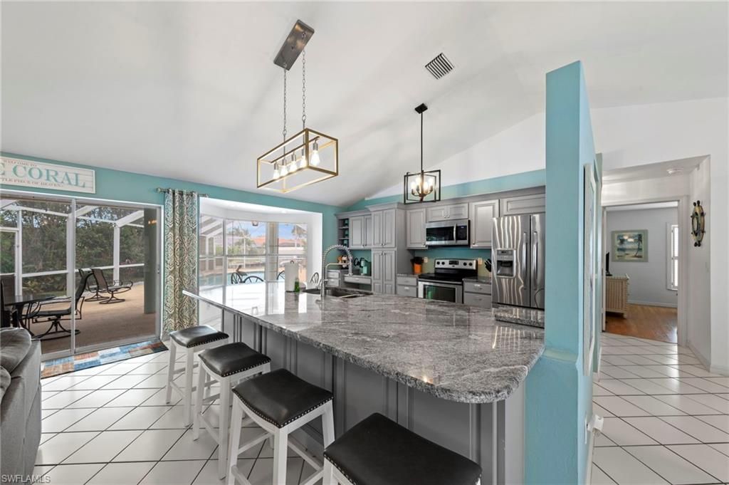 Image 14 of property listing at 2104 SW 38th TER, Cape Coral, FL 33914