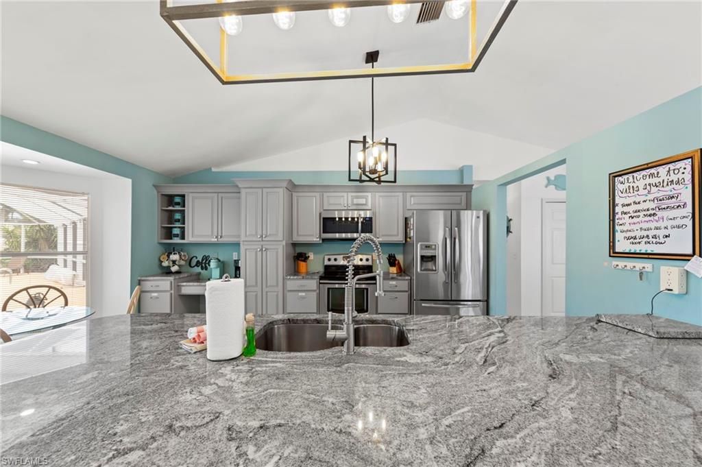 Image 15 of property listing at 2104 SW 38th TER, Cape Coral, FL 33914